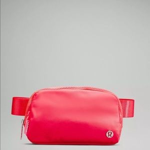 Lululemon Everywhere Belt Bag